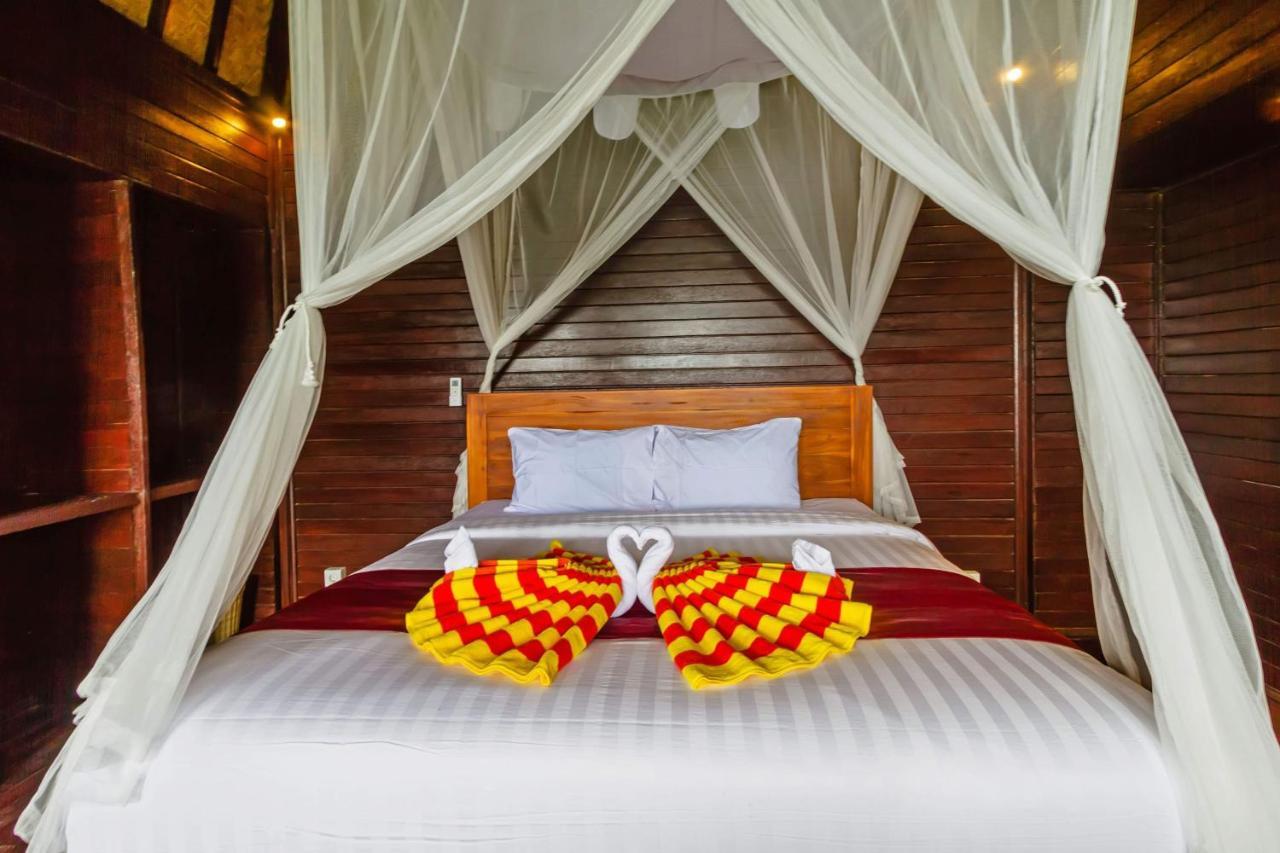 Ocean Hostel Ceningan Island エクステリア 写真